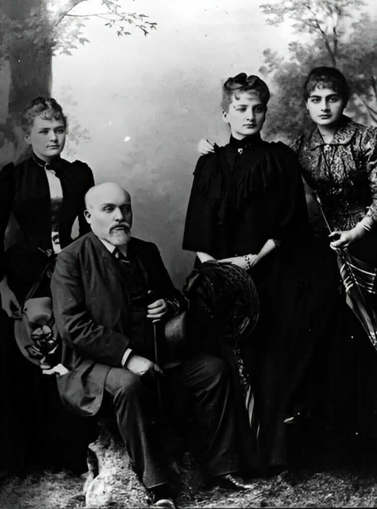  Photos of Marie Curie family