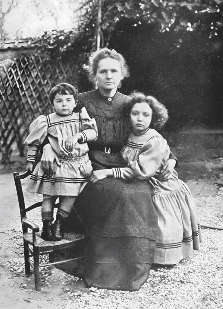  Photos of Marie Curie family