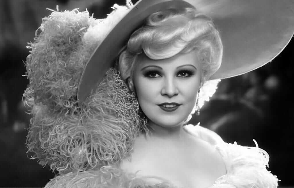Amazing and Rare Photos of Mae West